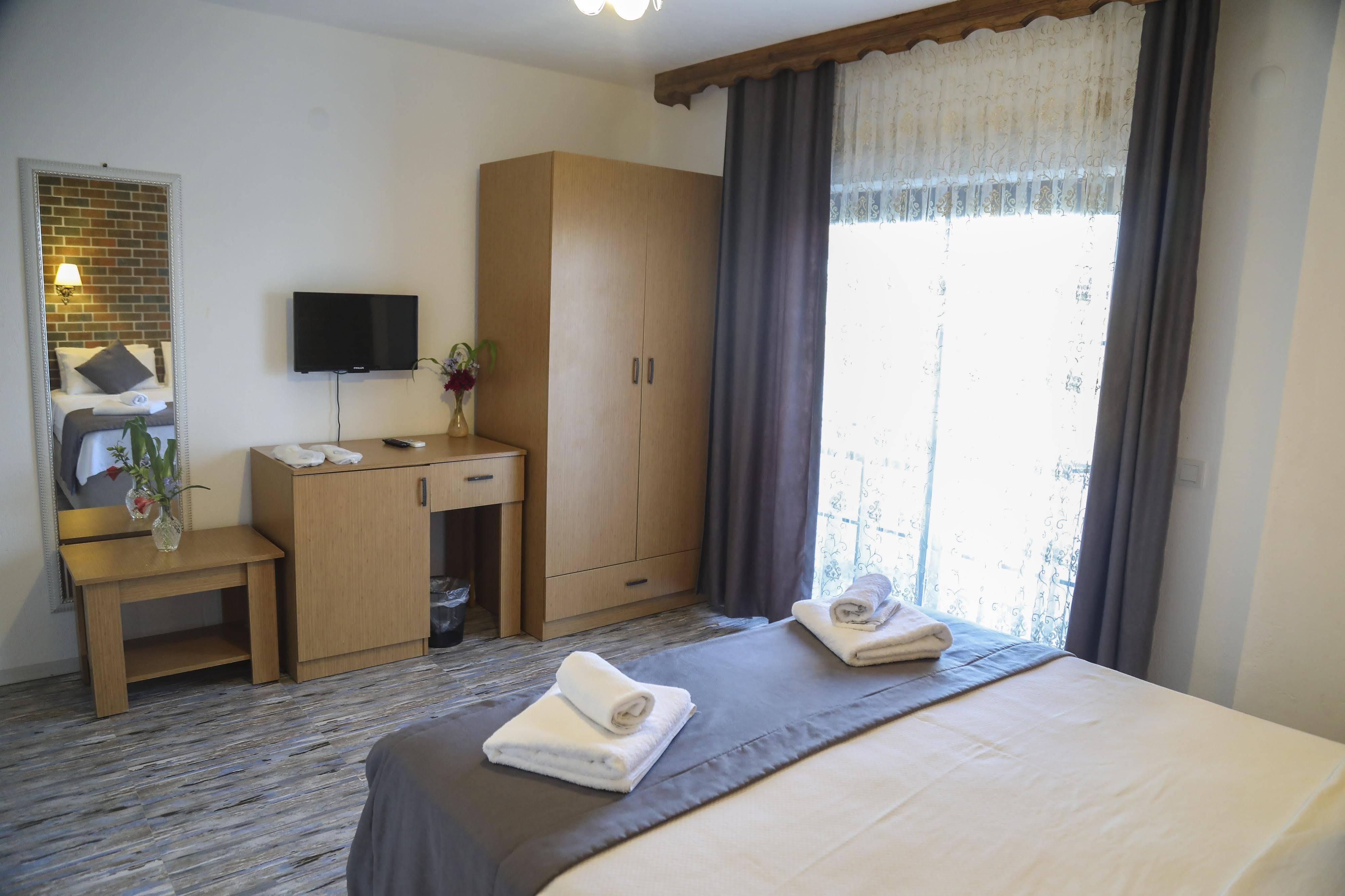 Aksu Hotel Алачати Экстерьер фото