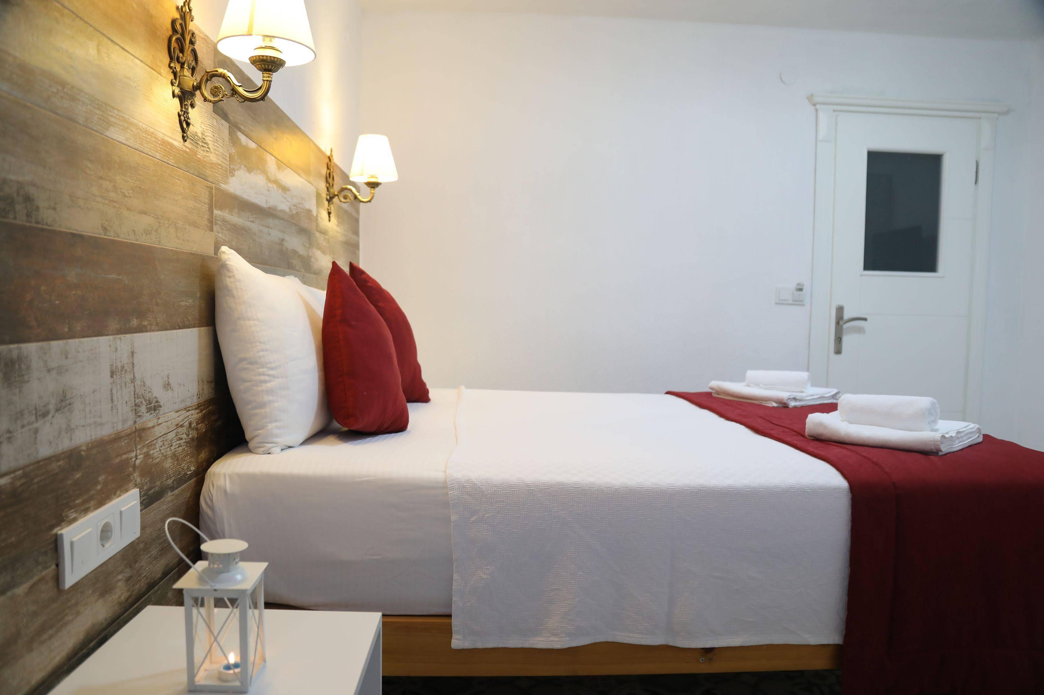 Aksu Hotel Алачати Экстерьер фото
